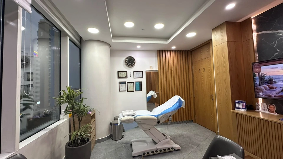 Calm, organized clinic treatment room